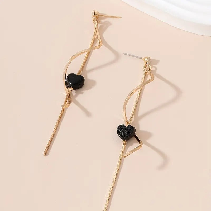 Aretes de corazones rojo y negro
