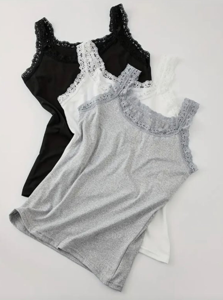 Musculosas con puntilla